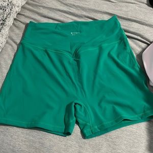 Buffbunny v cross shorts